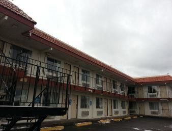 Knights Hotel 2*
