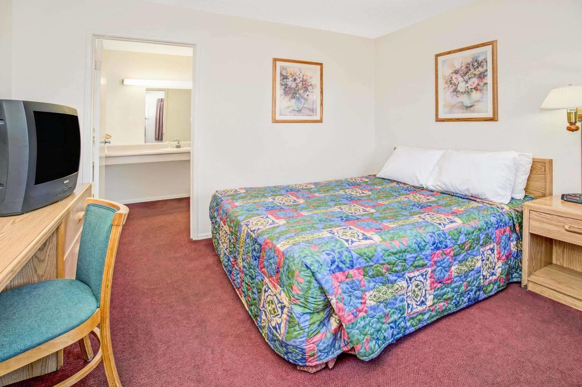 Knights Hotel