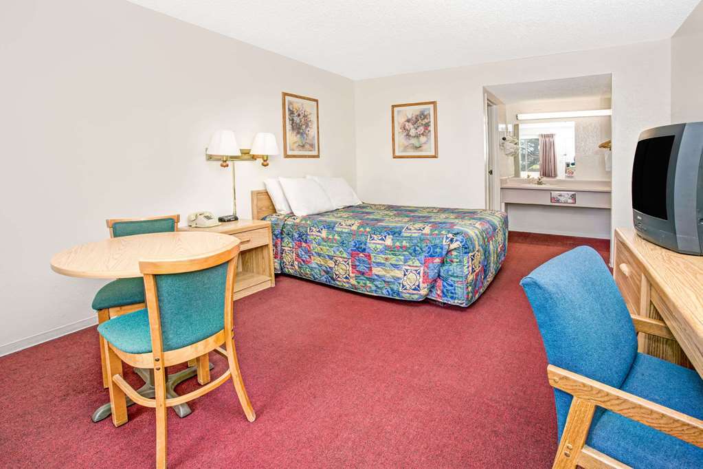 Knights Hotel 2*